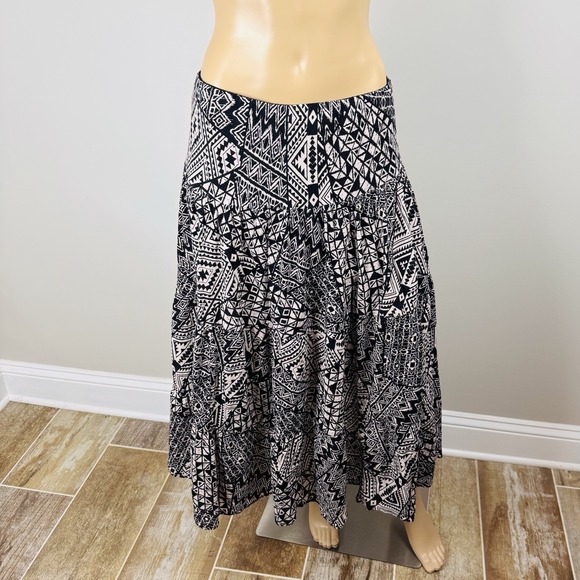 Chaps Women's Maxi Skirt Sz M Geometric Print Black & White - Picture 1 of 16